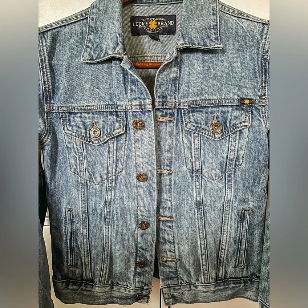 Women’s Lucky Brand jean jacket - Picture 3 of 12